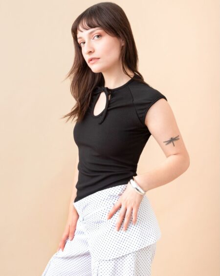 Top Leah Black